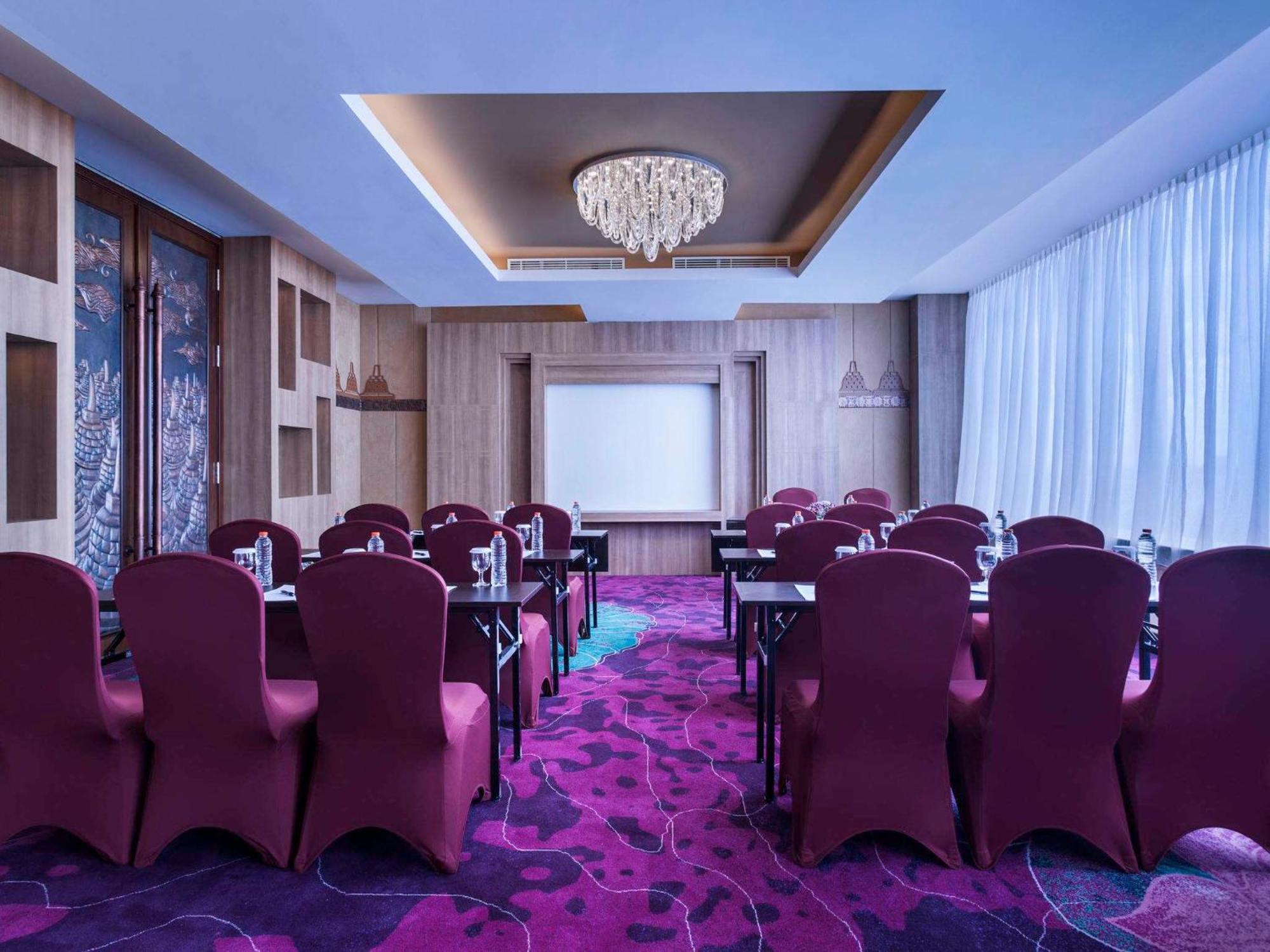 Grand Mercure Yogyakarta Adi Sucipto Pakualaman Exterior foto
