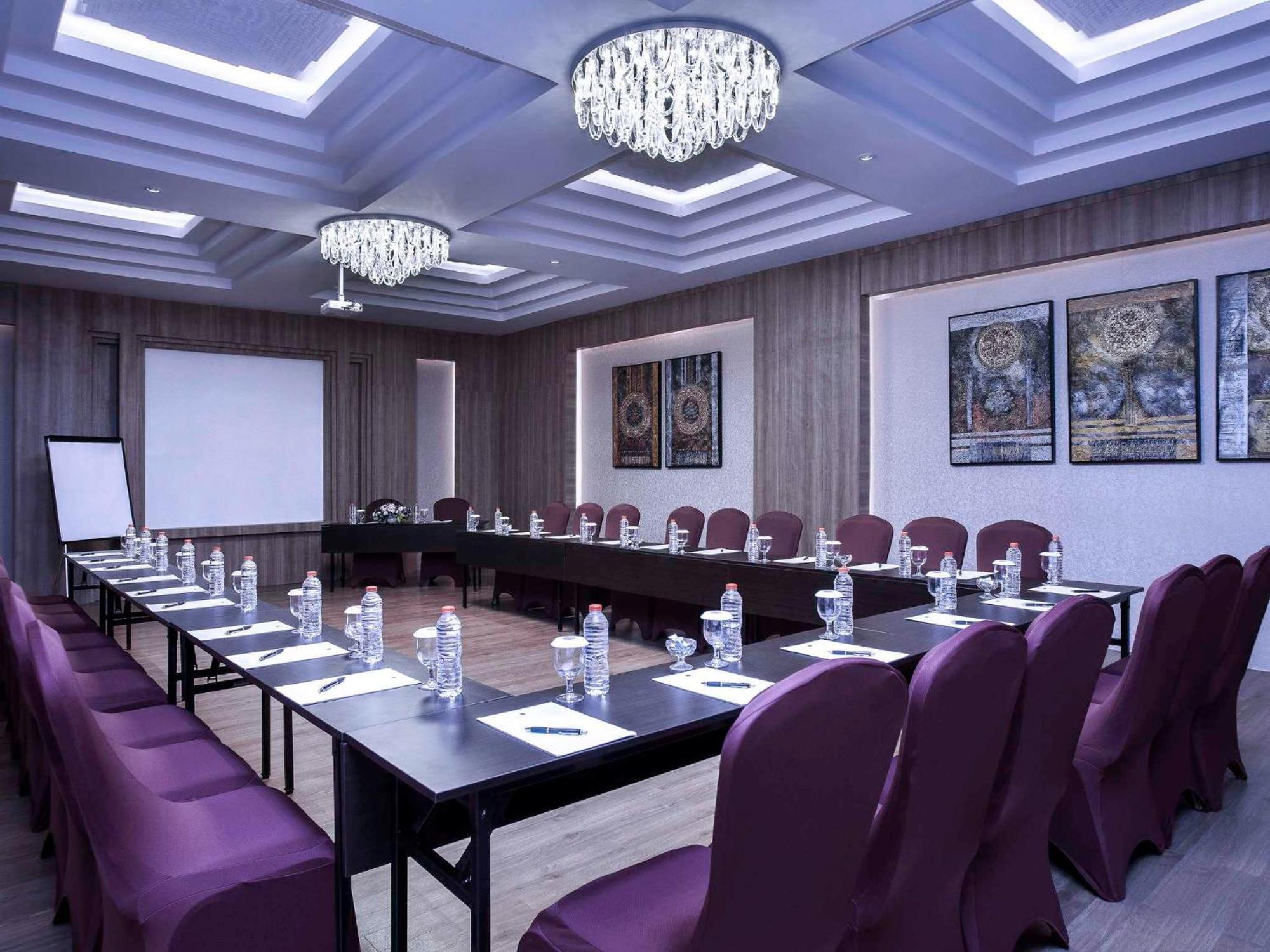 Grand Mercure Yogyakarta Adi Sucipto Pakualaman Exterior foto