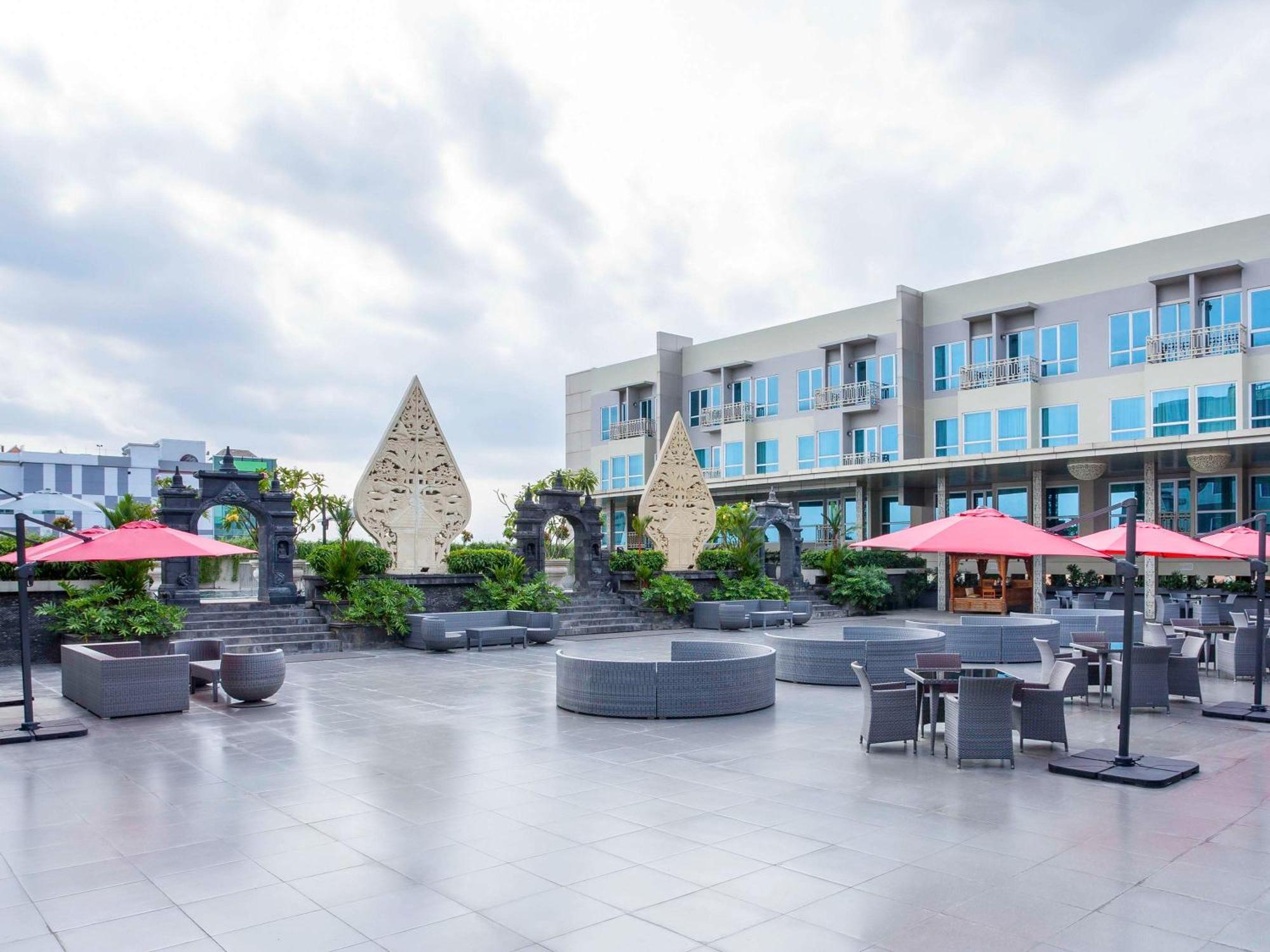 Grand Mercure Yogyakarta Adi Sucipto Pakualaman Exterior foto