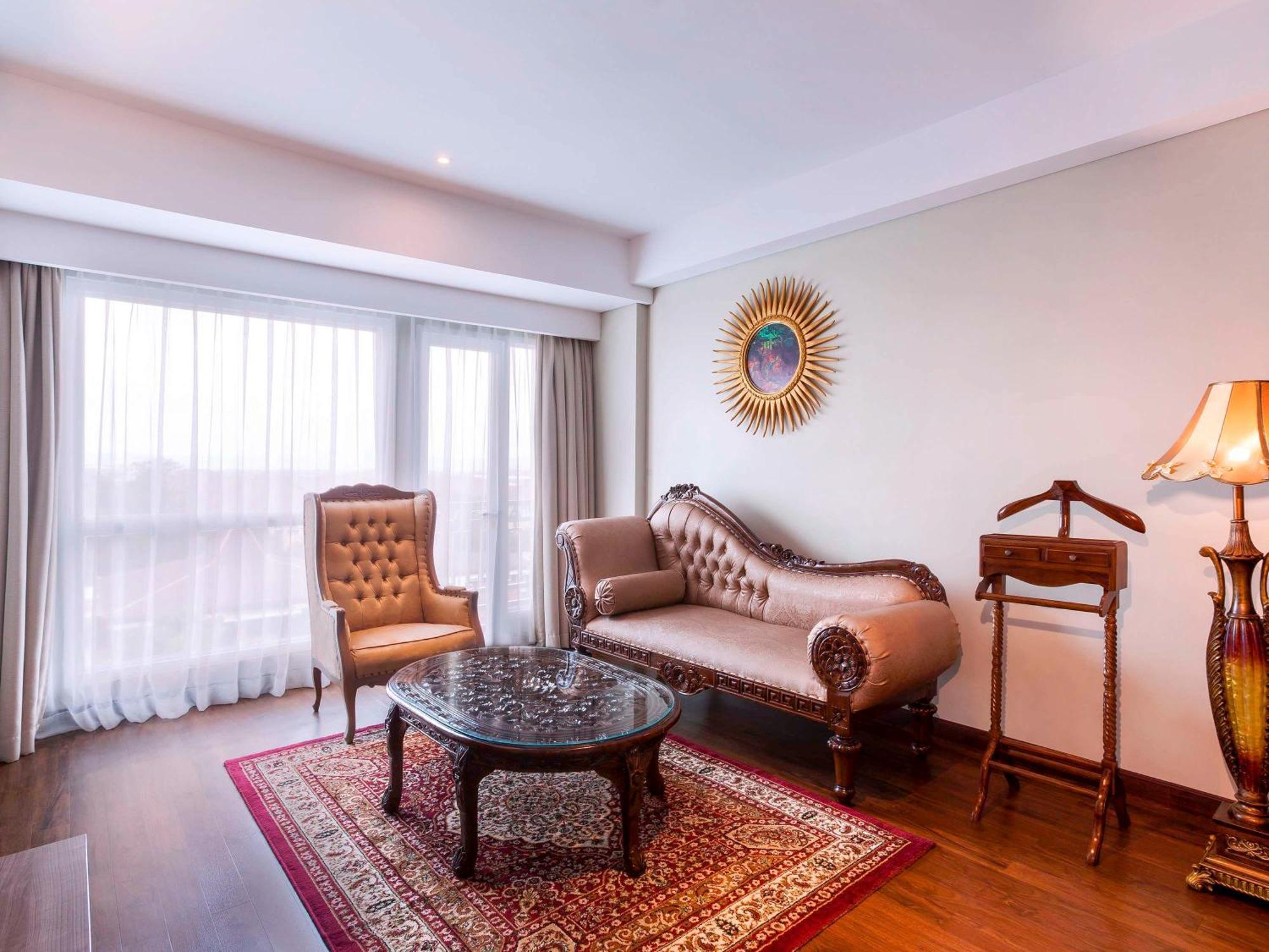 Grand Mercure Yogyakarta Adi Sucipto Pakualaman Exterior foto